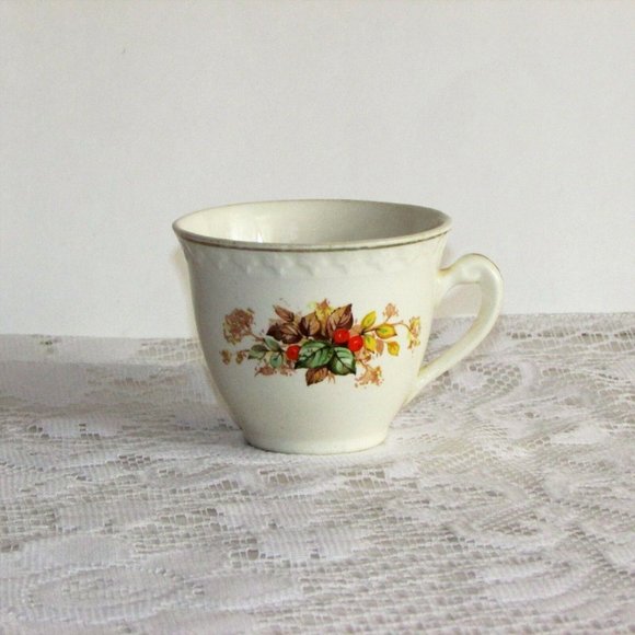 Vintage H. AYNSLEY Coffee Tea Cup Teacup Antique Leaves & Berries Cottagecore - Picture 1 of 5